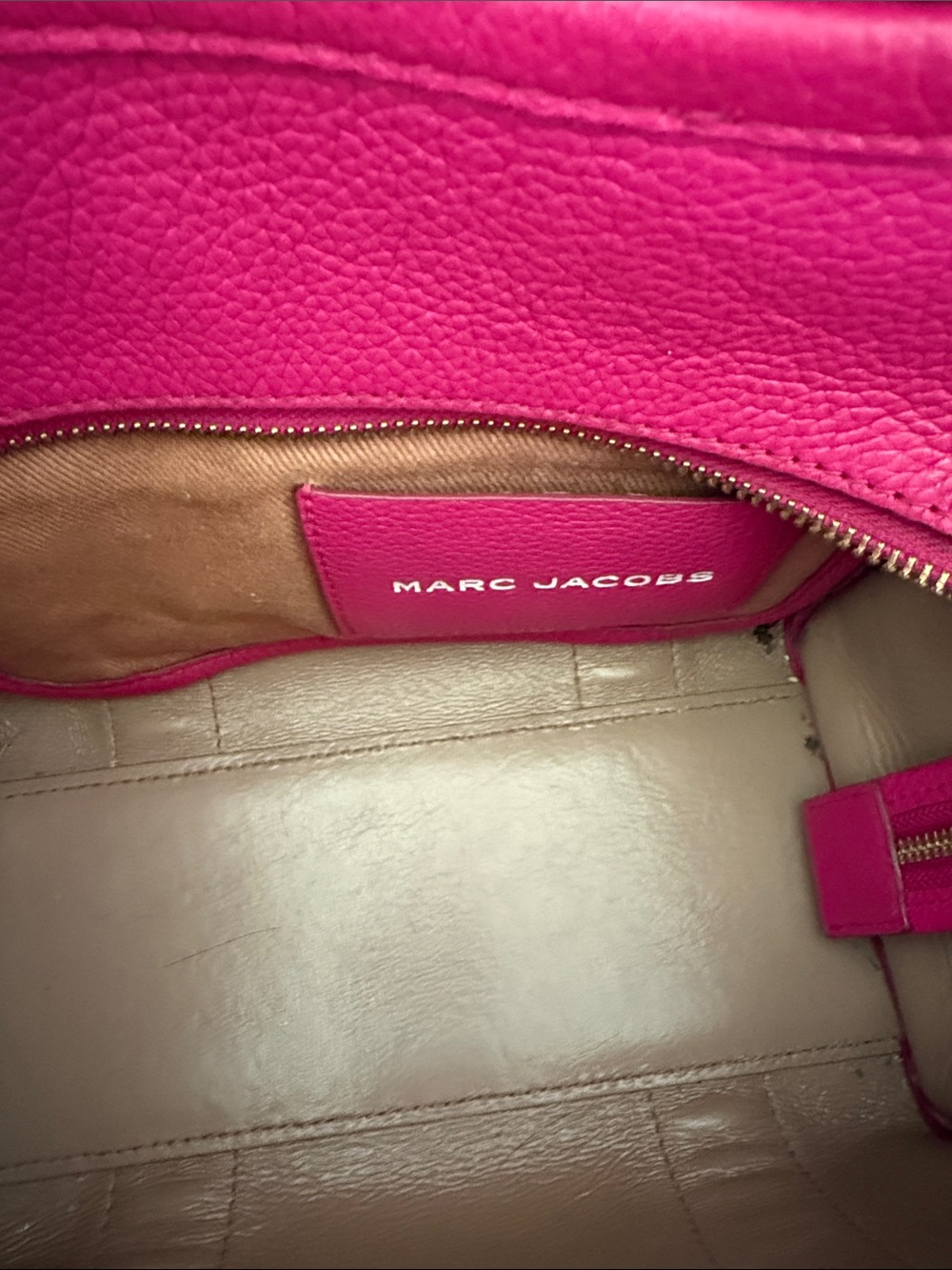 Marc Jacobs The Leather Small Tote Bag in Fuchsia - Picture 2 of 8